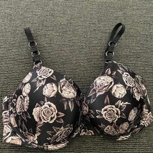 34DD VS BRA